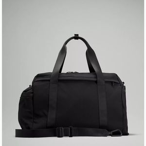 Lululemon large duffle bag